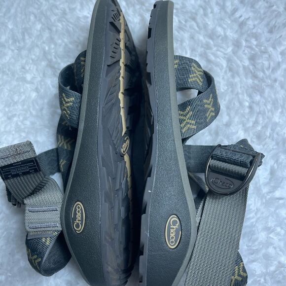Men Chaco gray and khaki ZCloud straps sandals size 12 main image 6